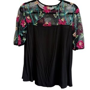 Kim & Cami gorgeous floral Embroidered Black Top shirt blouse. Large.